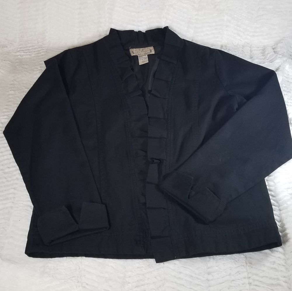 Cute ruffled collar black jacket